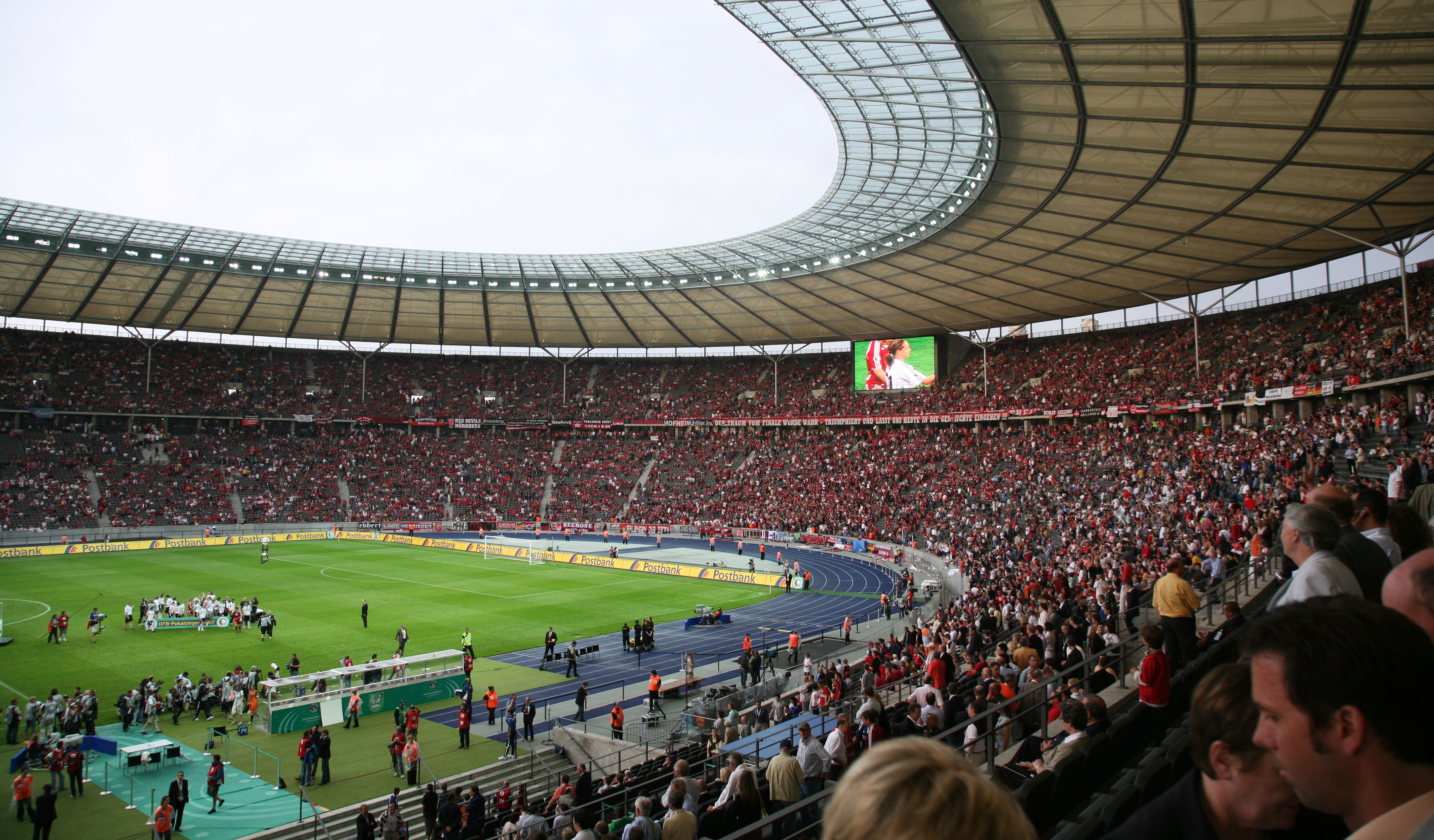 Fodboldstadion