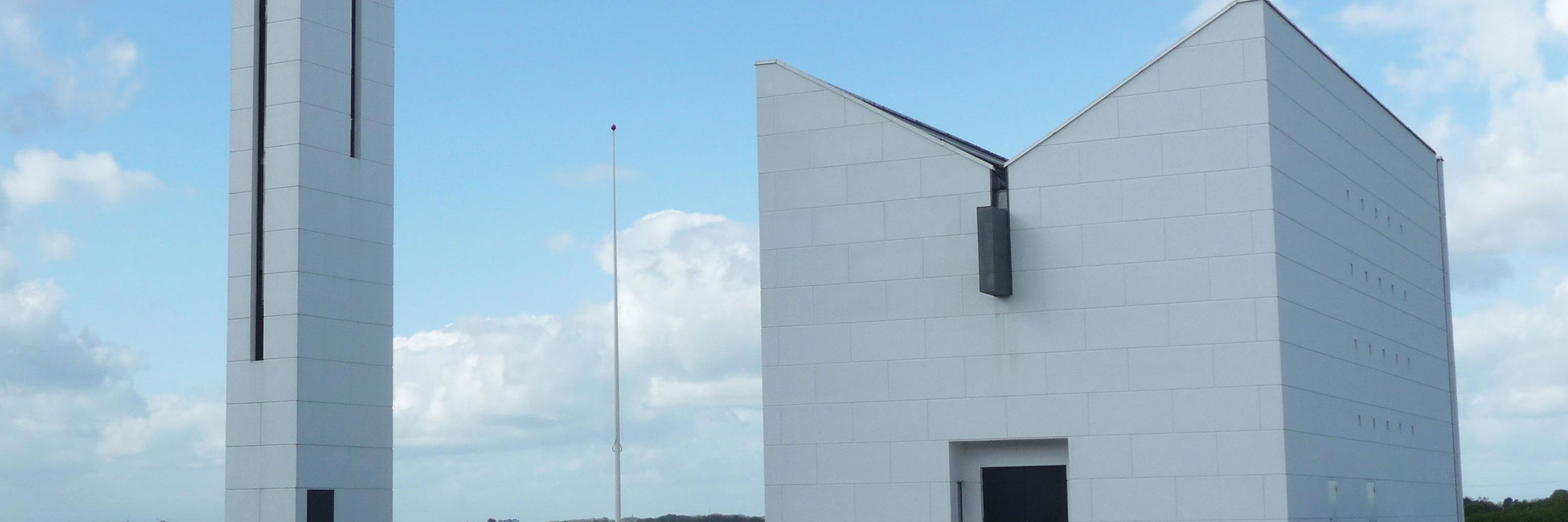 Enghøj Kirke og klokketårn